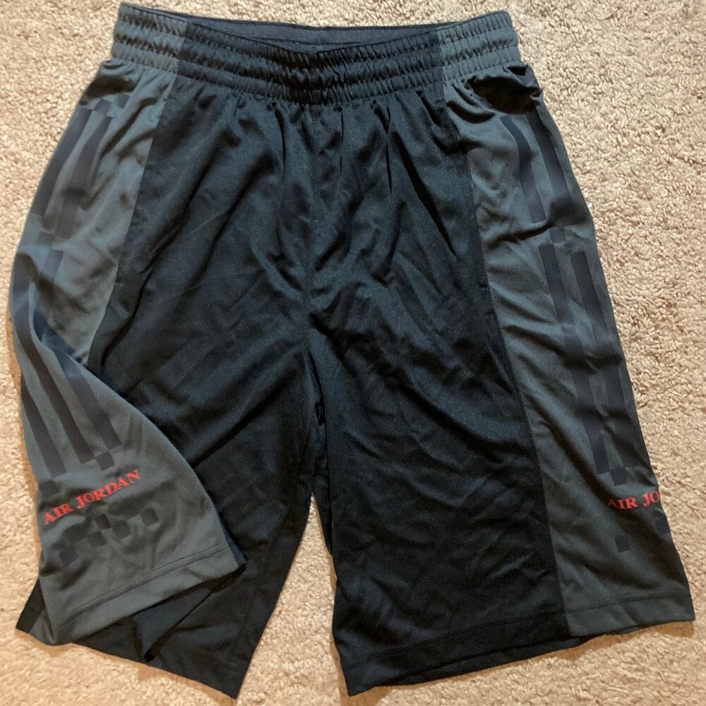 vintage Nike Air Jordan 9 XI Shorts black/grey/red, size Medium